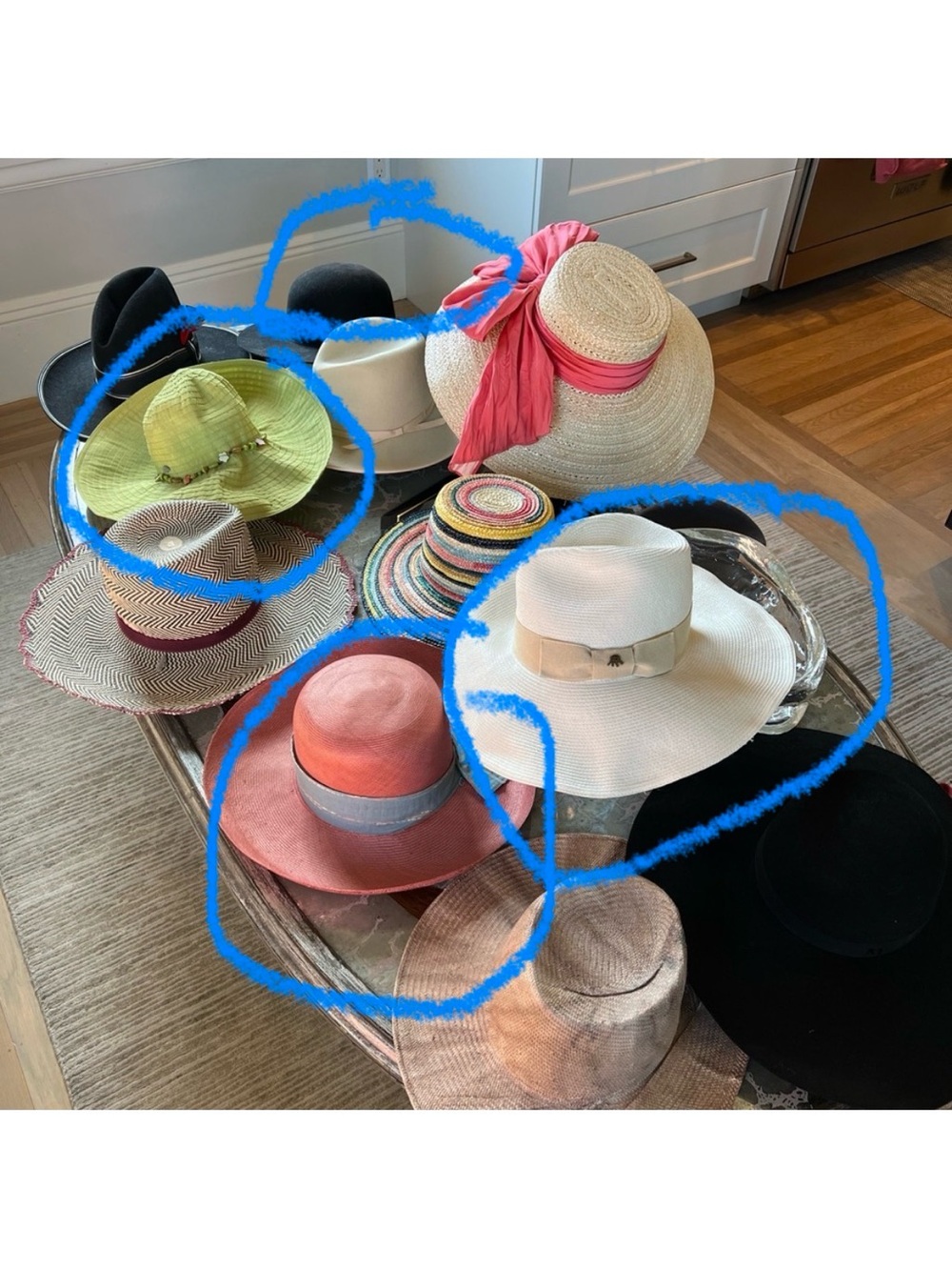 4 hats remain: straw, wool, Italian &vintage. all super cool in their own way. 👒